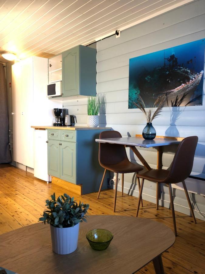 Appartement Korshamn Rorbuer à Lyngdal Extérieur photo